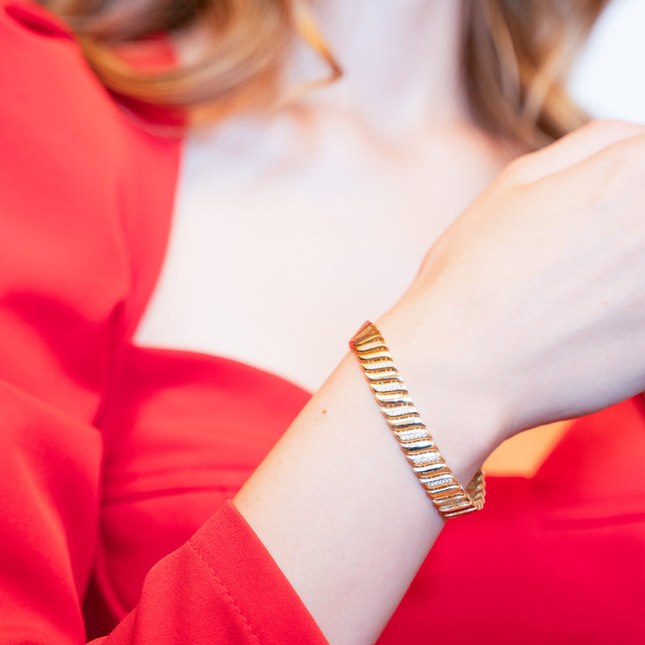 14 Ayar Altın Dalgalı Desenli Bileklik