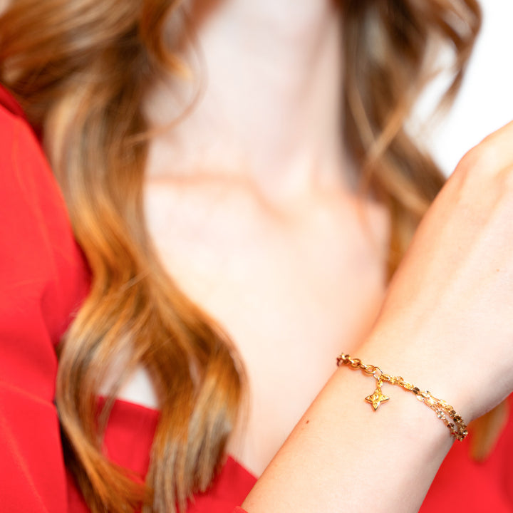 14 Ayar Altın Yıldız Detaylı Zarif Bileklik